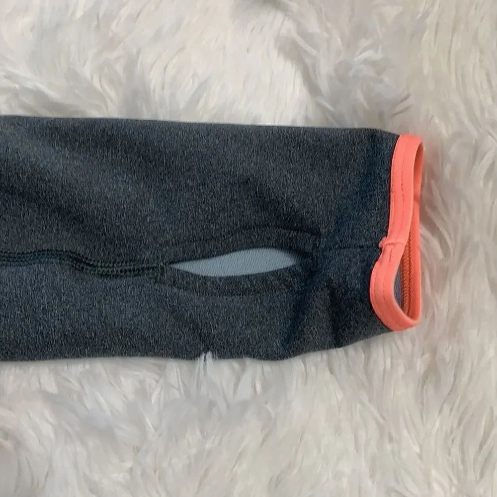 Nike Pro Active Wear Top(Size Medium) - Picture 5 of 5